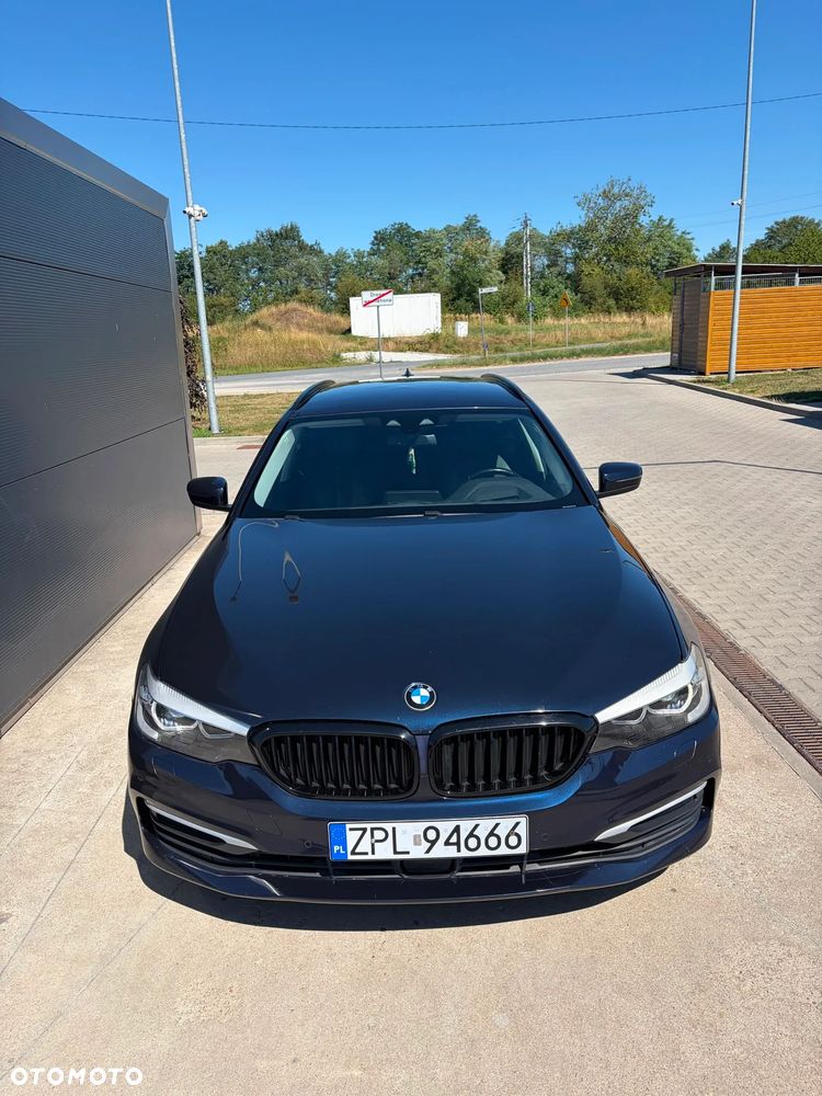BMW Seria 5 520i - 10