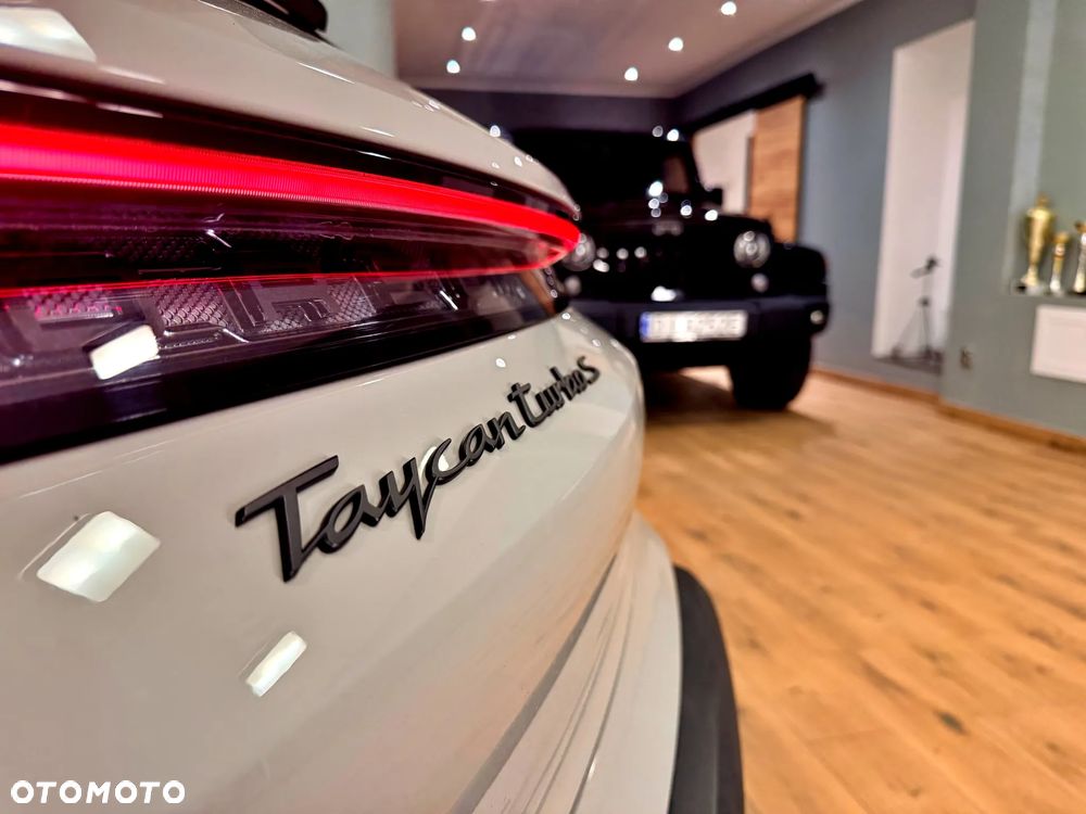 Porsche Taycan - 20