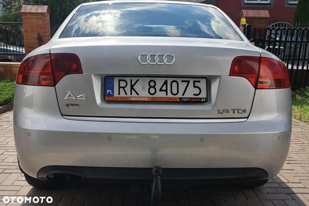 Audi A4 Limousine - 5