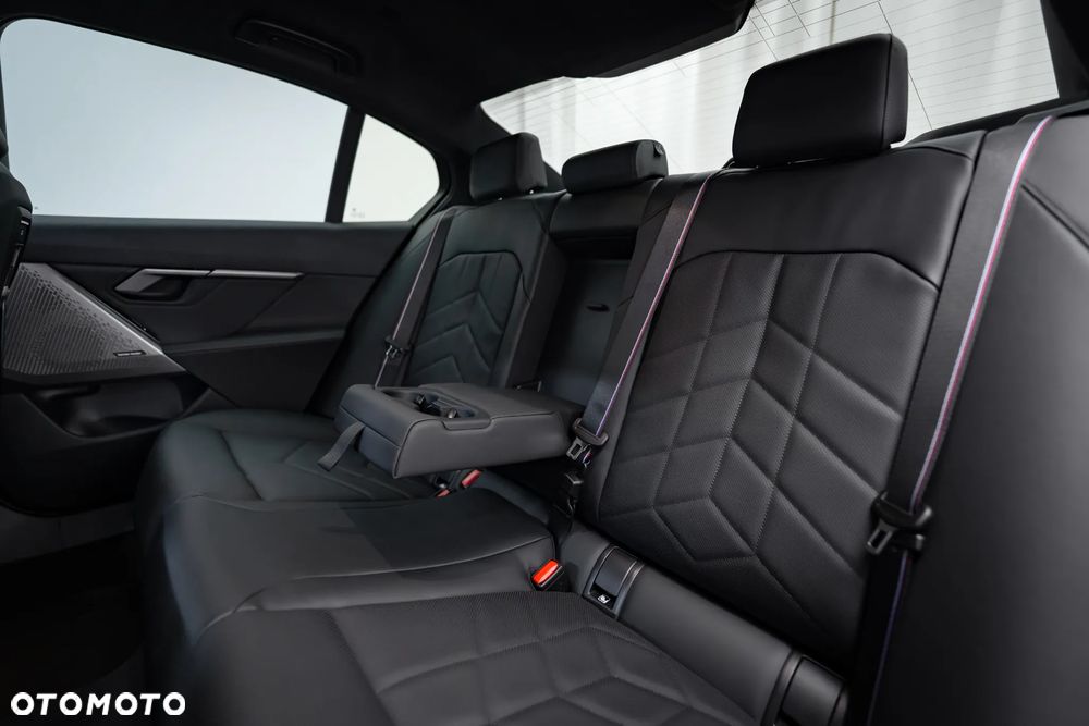 BMW Seria 5 520d xDrive mHEV M Sport - 40