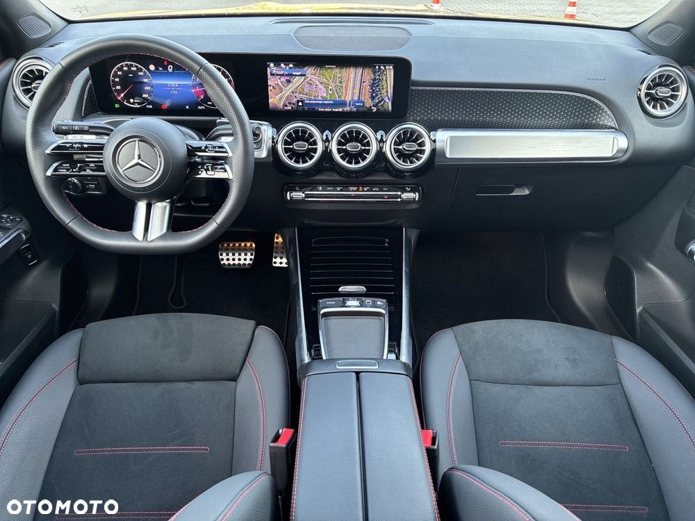 Mercedes-Benz GLB - 16