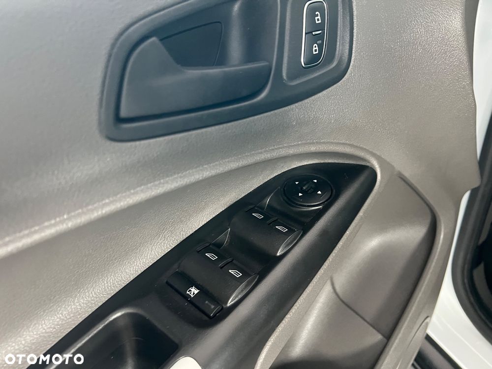 Ford Transit Connect - 20
