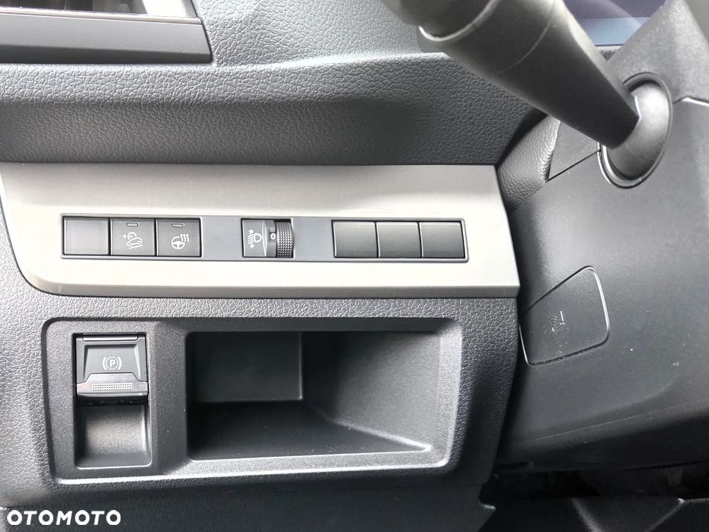 Peugeot Traveller - 19