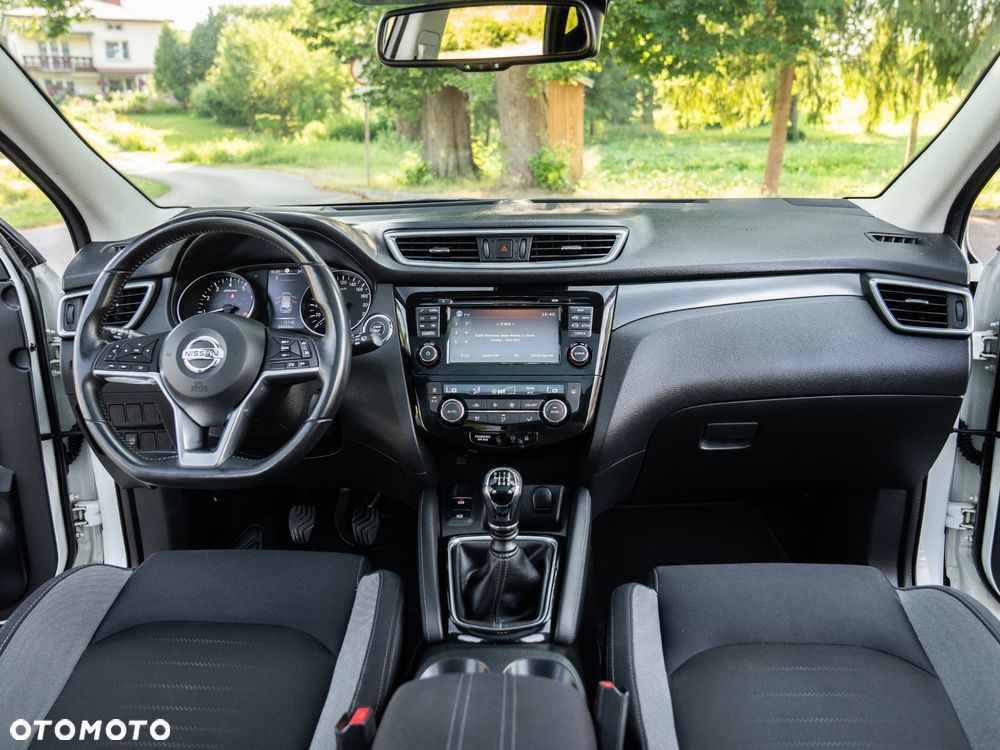 Nissan Qashqai 1.6 DIG-T N-Connecta - 33