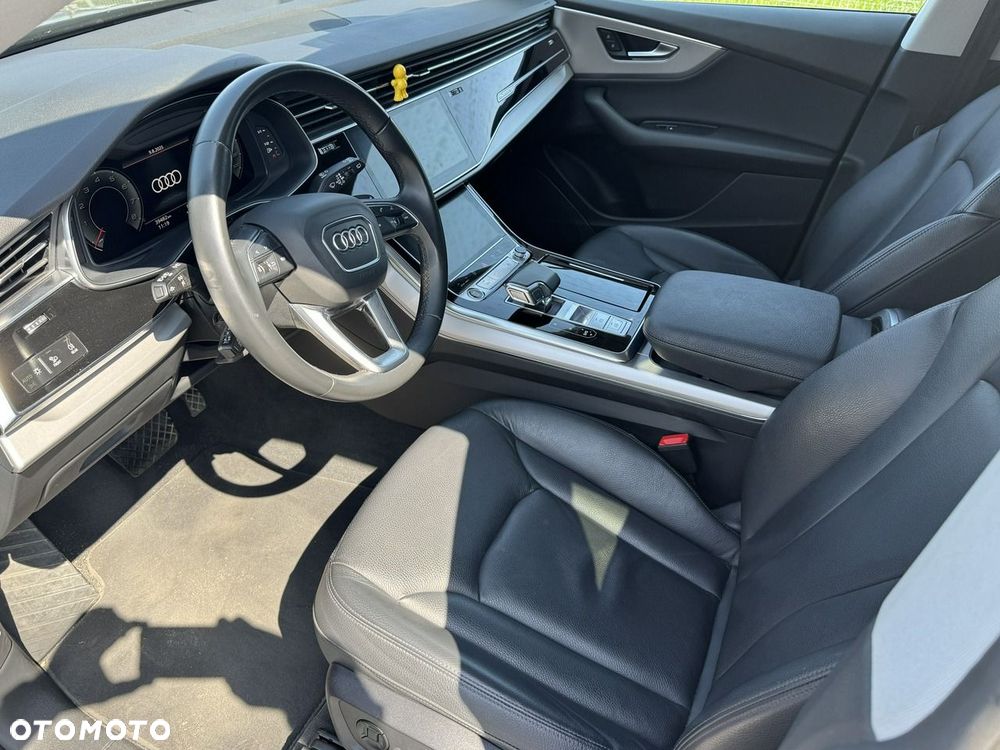 Audi Q8 55 TFSI quattro tiptronic - 12