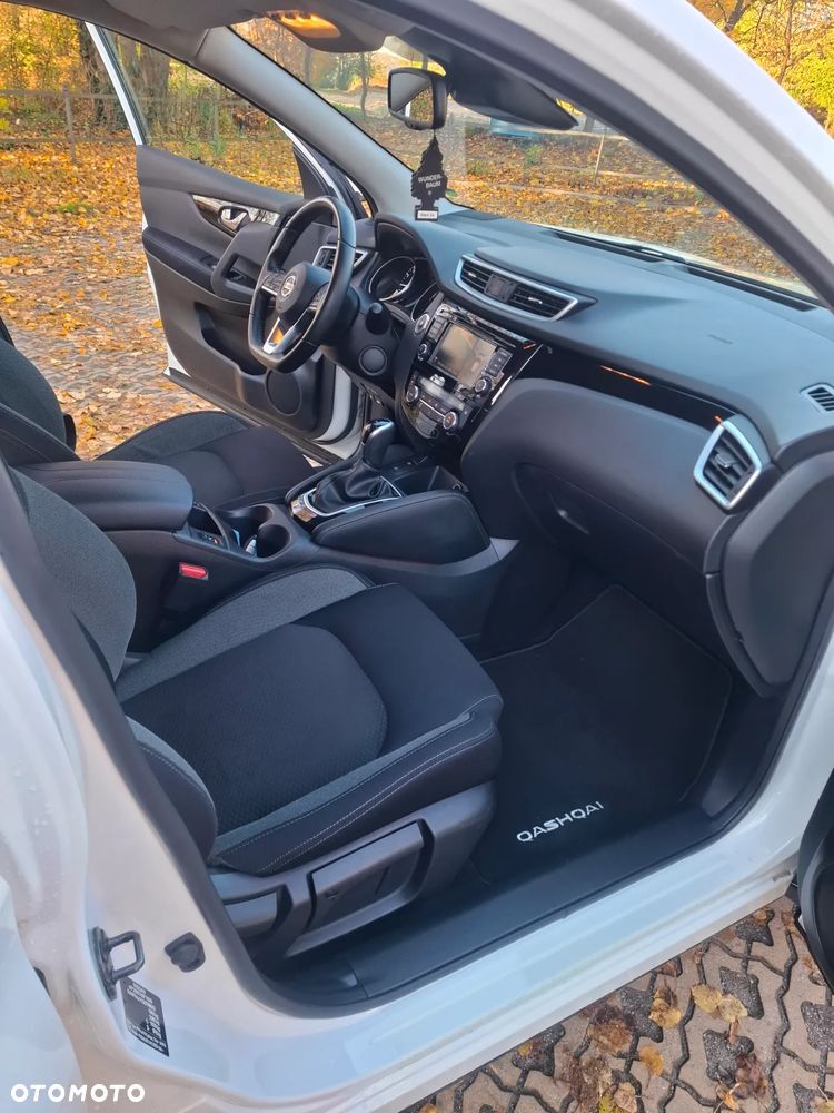 Nissan Qashqai 1.3 DIG-T N-Connecta DCT - 17