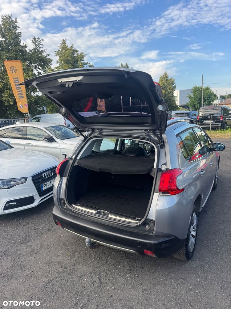 Peugeot 2008 - 8