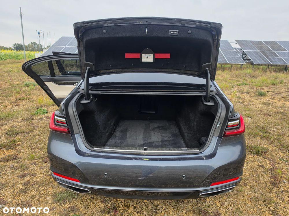 BMW Seria 7 - 24