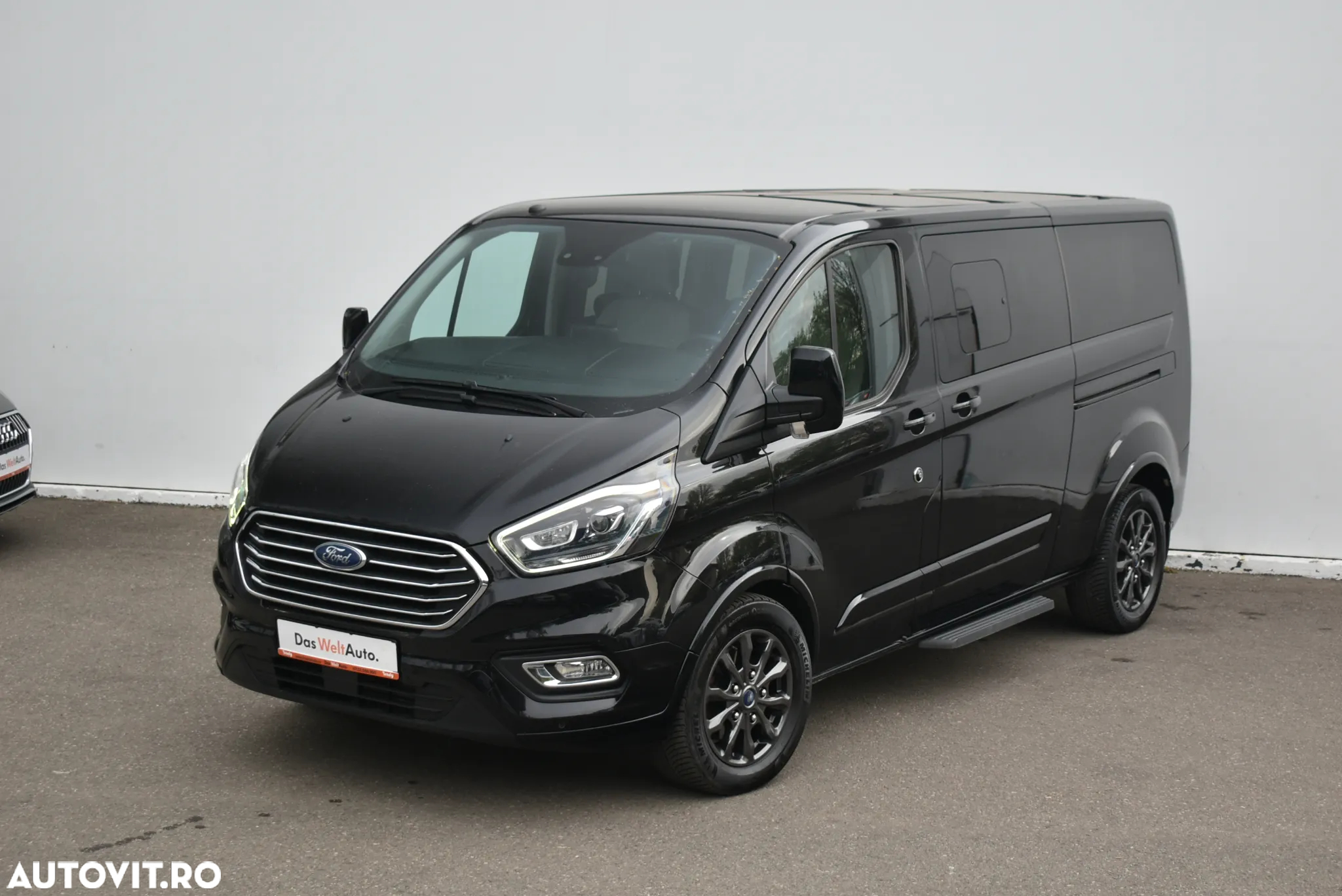 Ford Tourneo Custom Bus 320 2.0 EcoBlue 170 CP L2H1 Titanium Aut. - 34