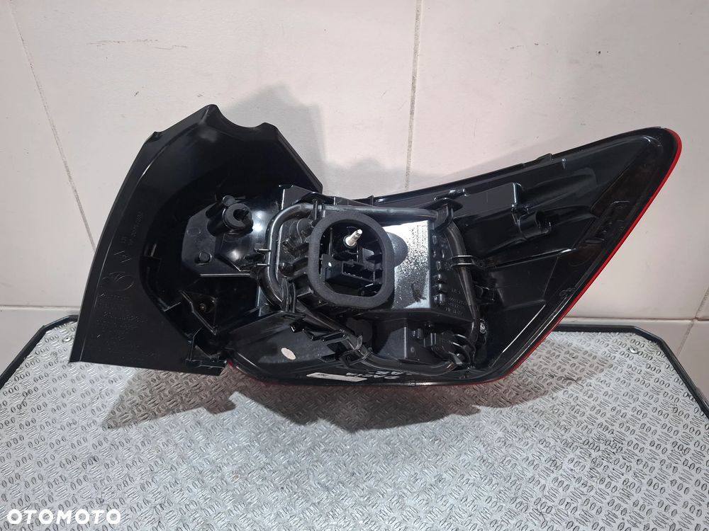 Lampa lewy tył Dacia Sandero 2022 rok nr 265558235R - 3