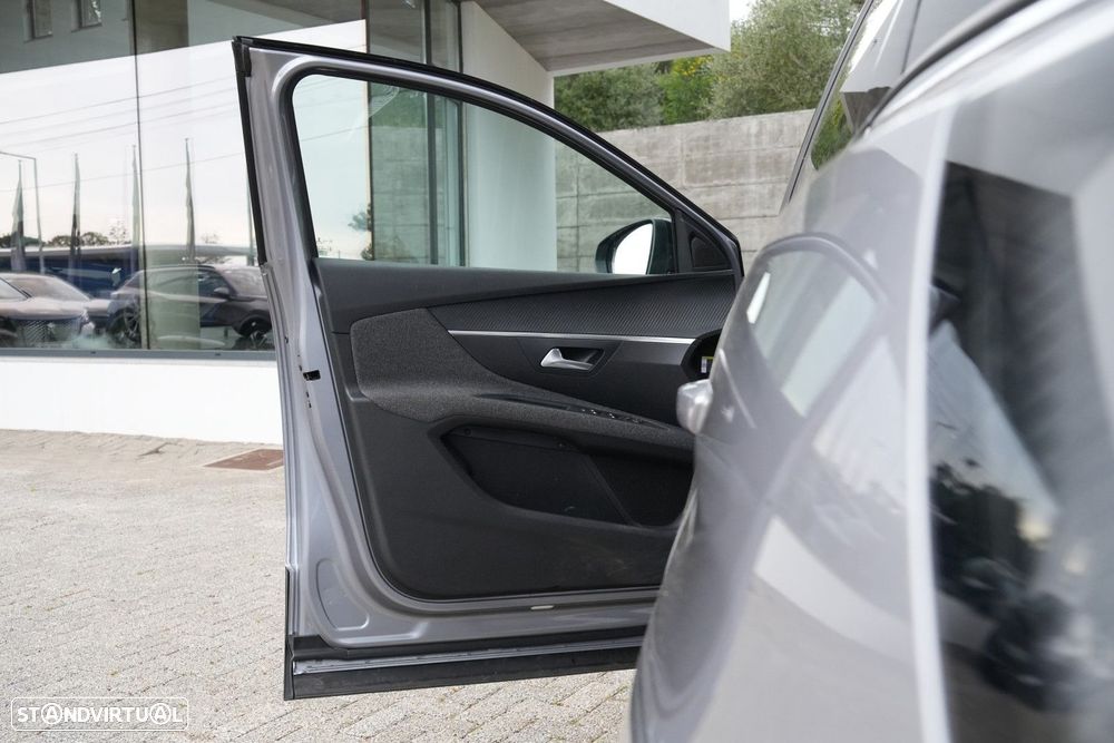 Peugeot 3008 1.2 PureTech Allure EAT8 - 18