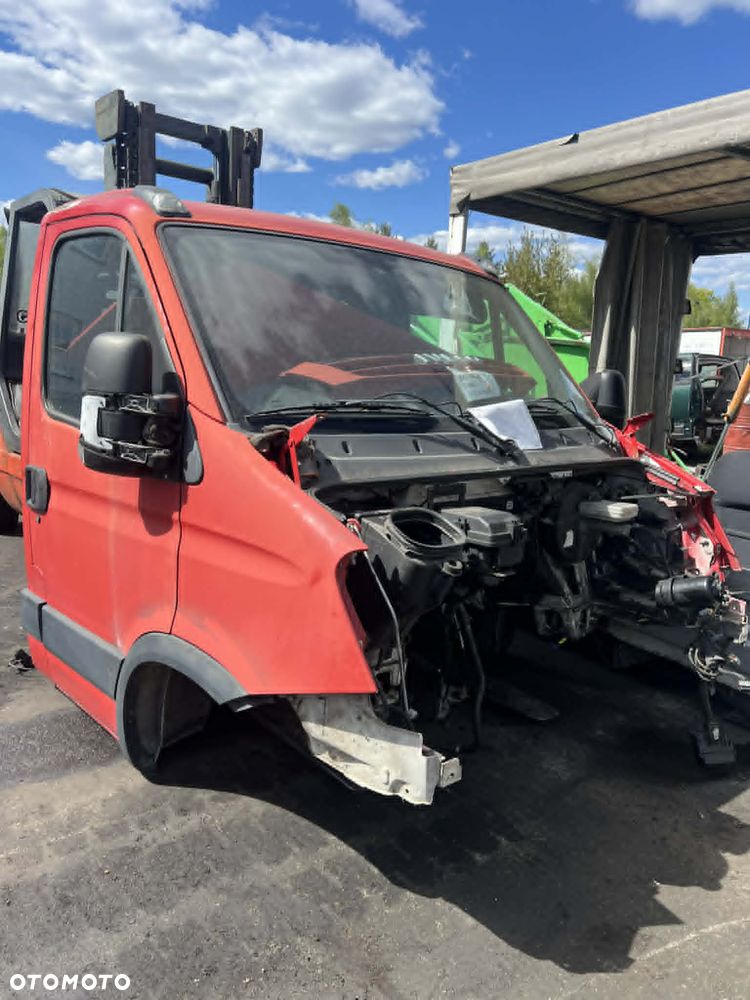 Kabina Iveco Daily IV 4 / TRANSPORT / CZĘŚCI - 2