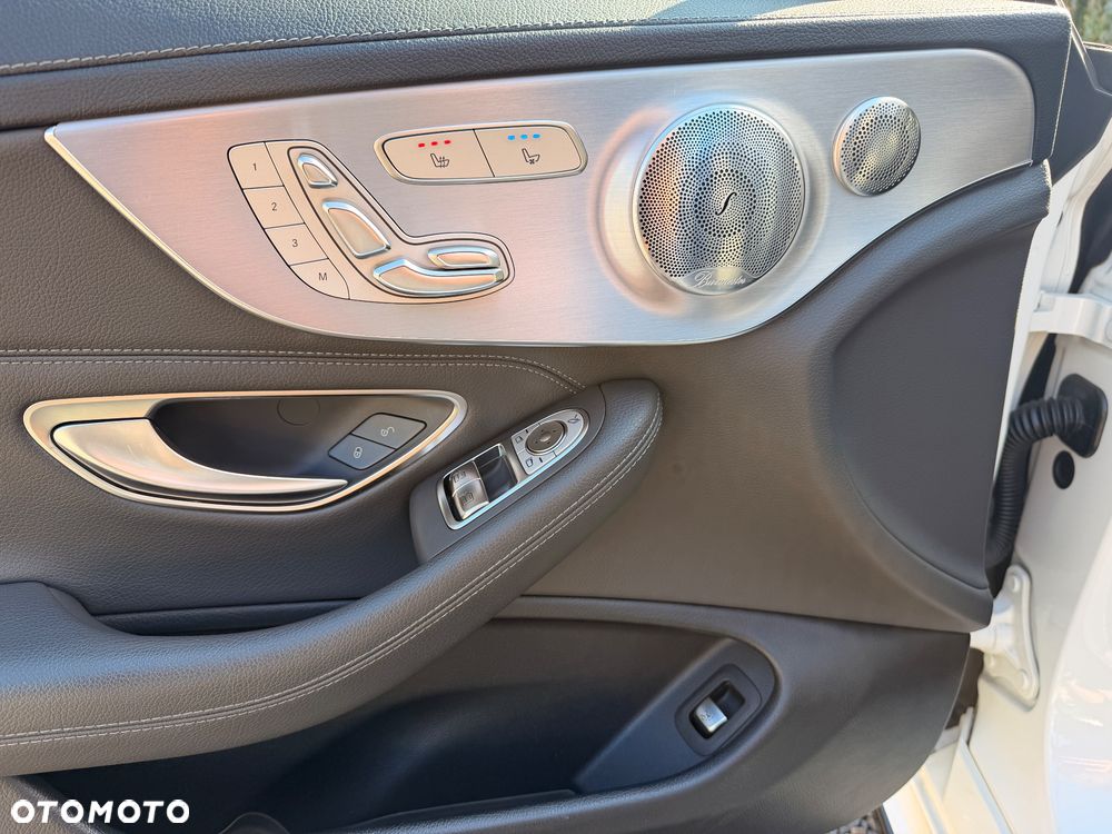 Mercedes-Benz Klasa C 300 9G-TRONIC - 15