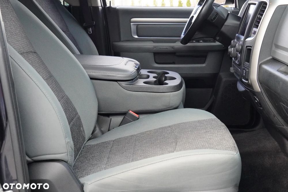 RAM 1500 Crew Cab Shortbed Bighorn - 37