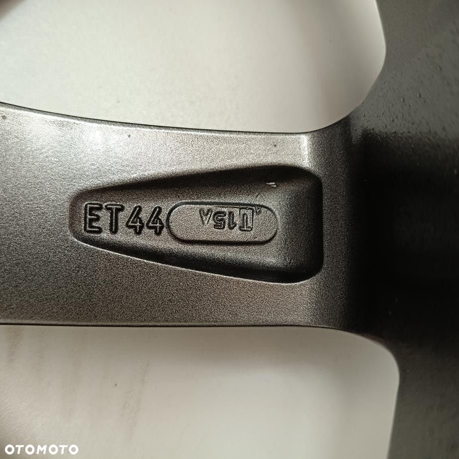 Alufelga 5x114,3 19 Maserati Levante 670044699 (F8445) - 8
