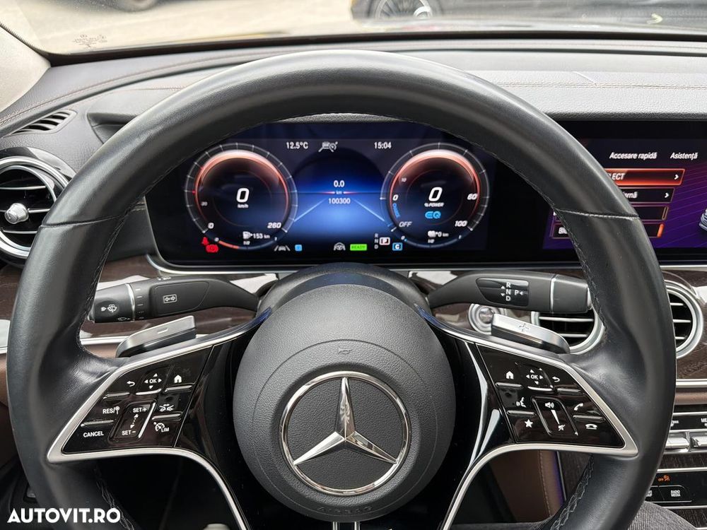 Mercedes-Benz E 300 4MATIC Aut. - 12