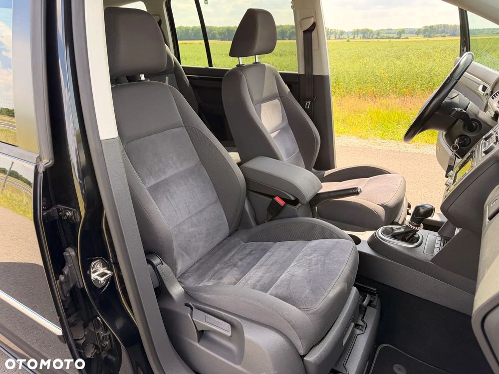 Volkswagen Touran 2.0 TDI DPF DSG Highline - 10