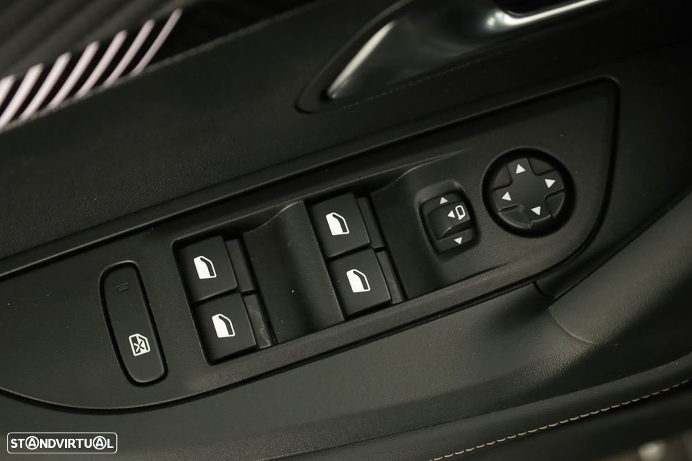 Peugeot 2008 1.2 PureTech Allure - 20