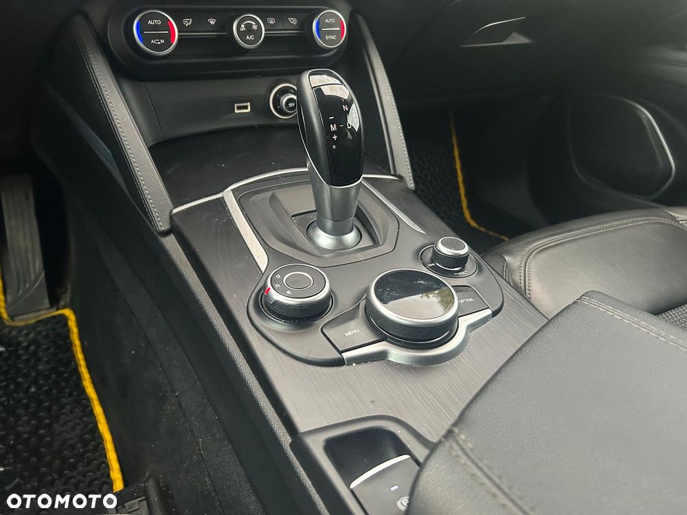 Alfa Romeo Stelvio 2.0 Turbo Super Q4 - 17