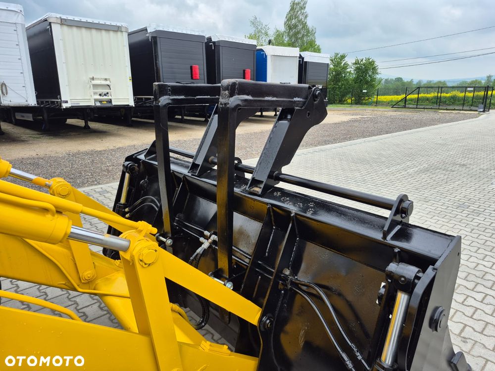 JCB / 3 CX / DUZE KOŁA - 19
