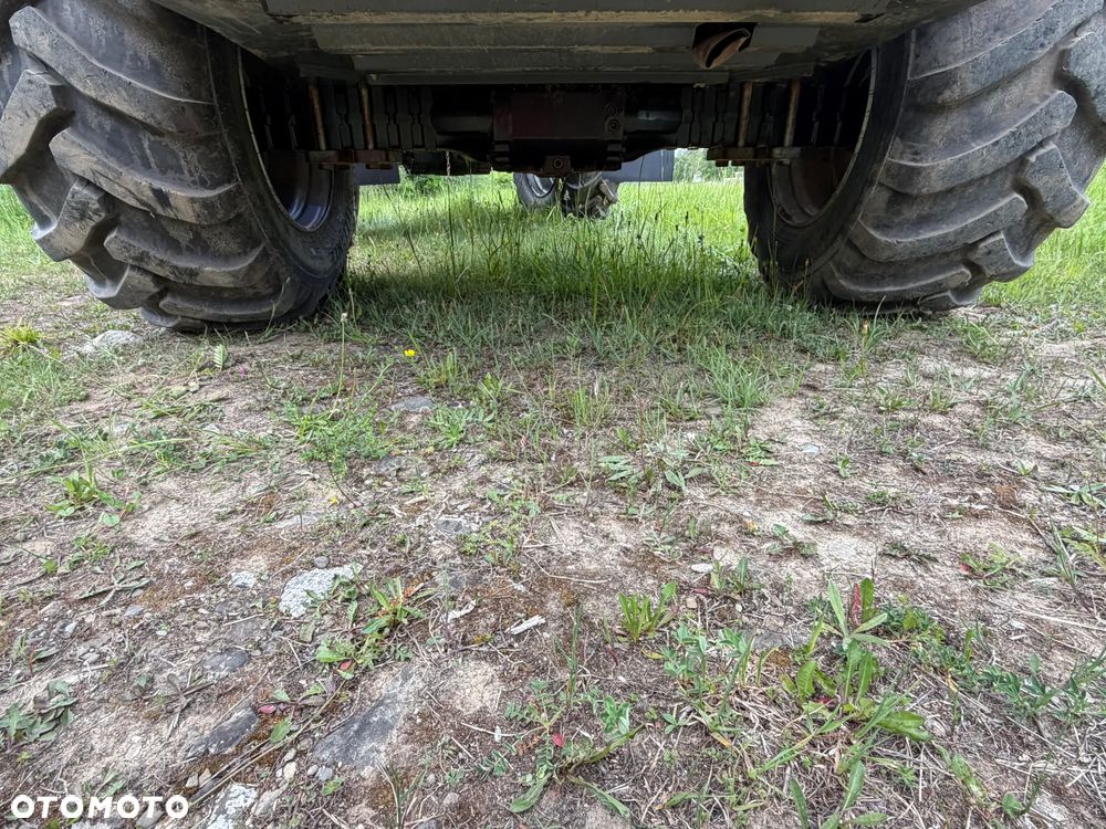 Wacker Neuson DW90 Wozidło 4x4 OBROTOWE.  9 ton ładowność z Pełną kabiną.  1799 mtg 2022 rok. Jak nowe z salonu PERKINS turbo silnik 4cylindry! Pochodzi z Norweskiego Gospodarstwa Ziemniaczanego! Pełne sterowanie dżojstik REWERS HYDROSTATIC. Ogrzewana wentylowana Kabina Opony zero zużycia. Aktualna DEKRA. Kamery wysokiej jakośći! Zero luzów i wycieków. Szybka wolna jazda. Wielka Okazja. Oświetlenie pełne Fabryczne. Hak. Podzespoły dosłownie Nowe! Lokalizacja NOWY SĄCZA - 29