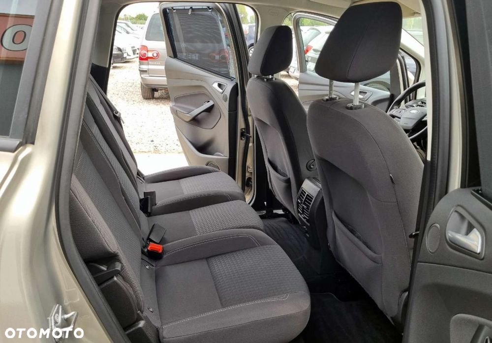 Ford C-MAX - 11