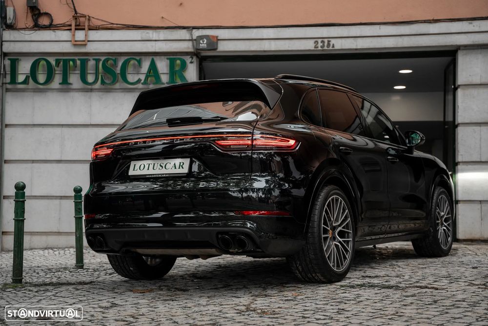 Porsche Cayenne Standard - 3