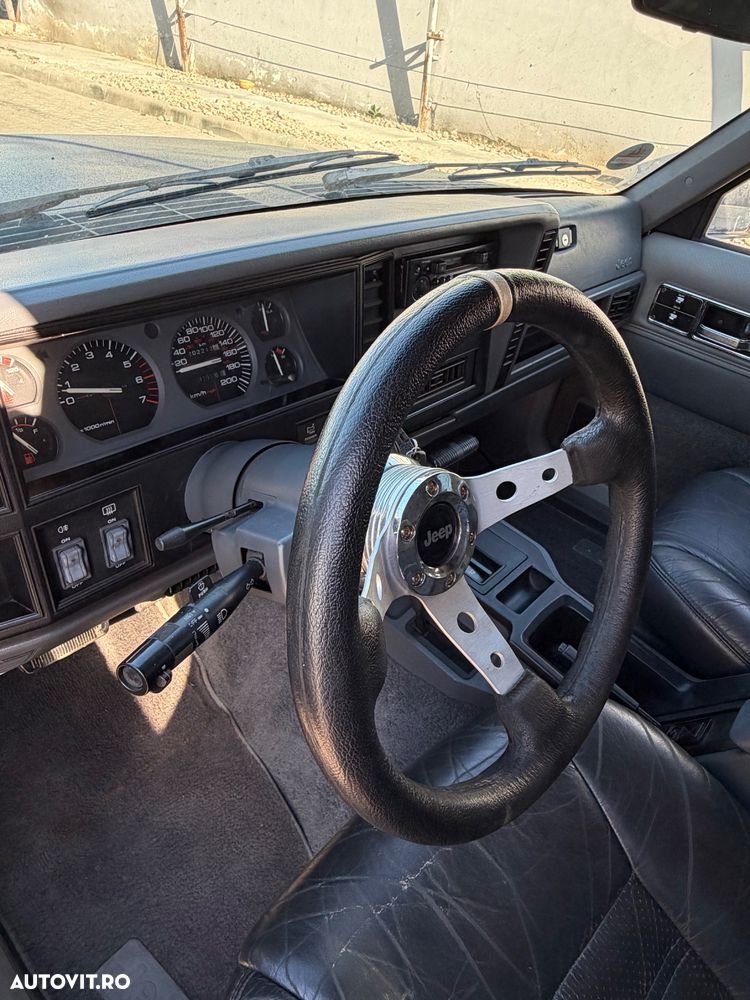 Jeep Grand Cherokee - 14