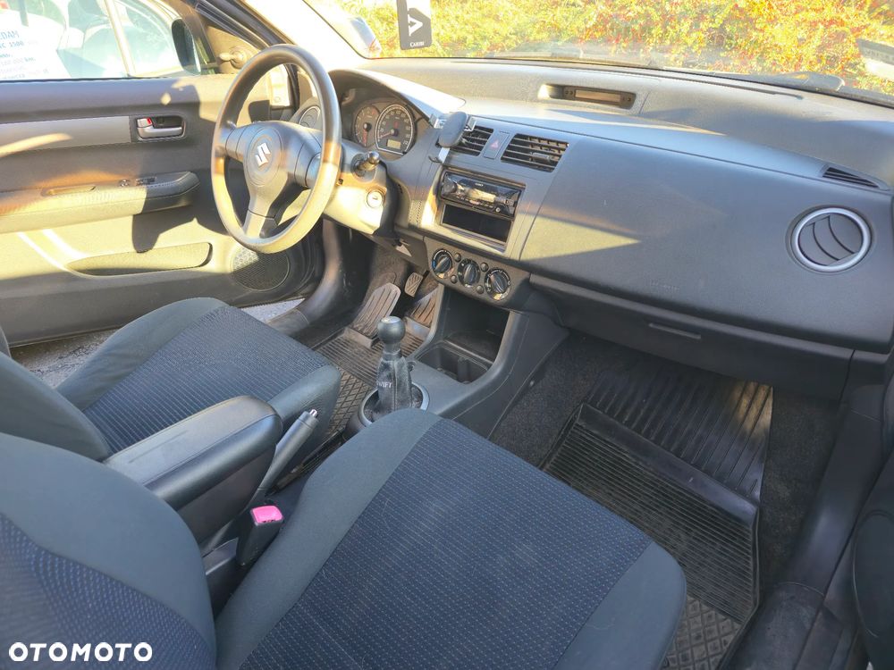 Suzuki Swift - 7