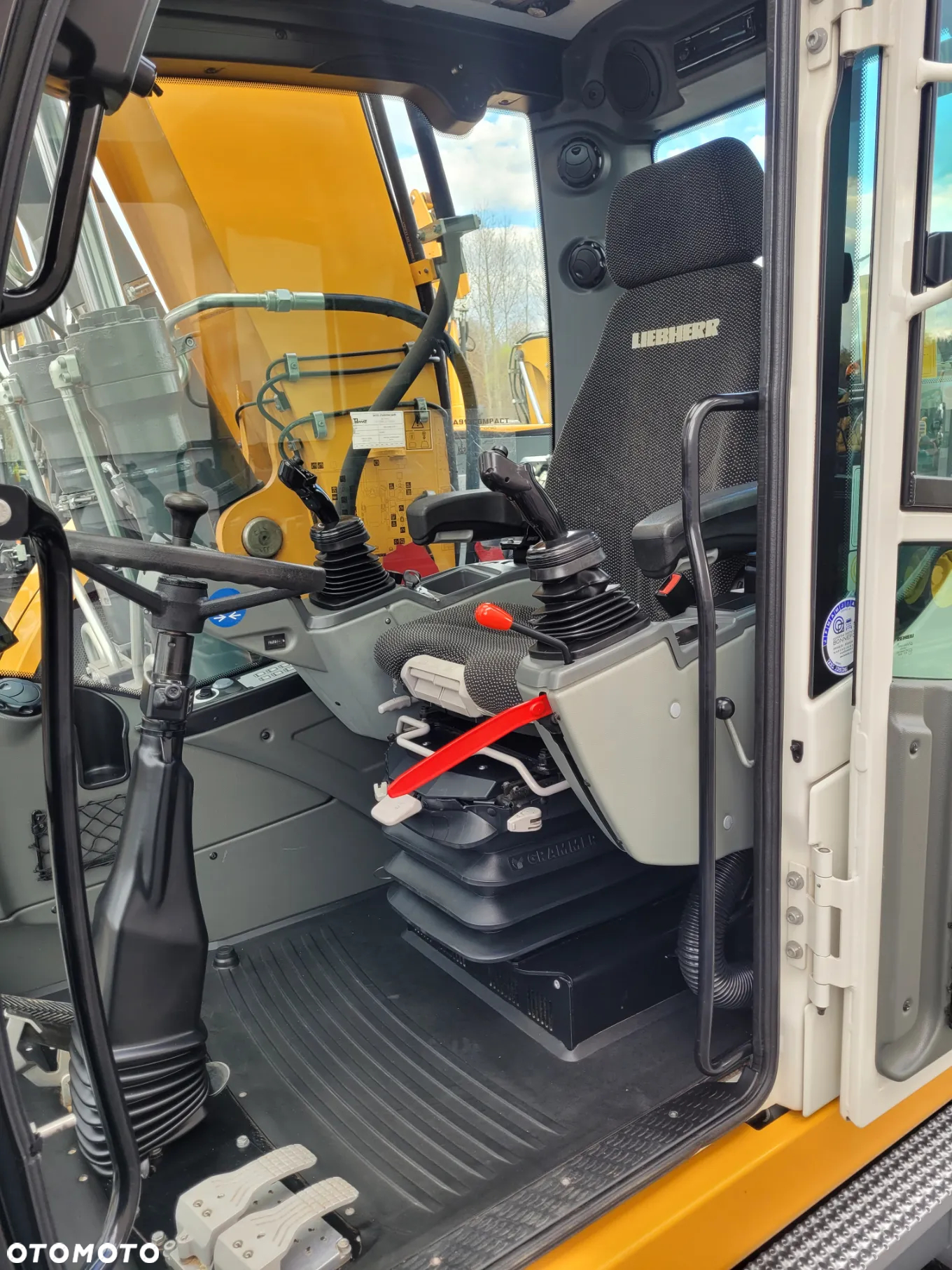 Liebherr A913 compact / 3400h / jak NOWA!!! / - 28