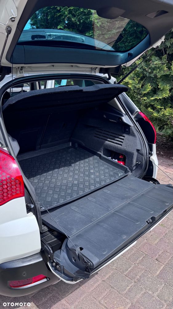 Peugeot 3008 Hybrid4 - 32