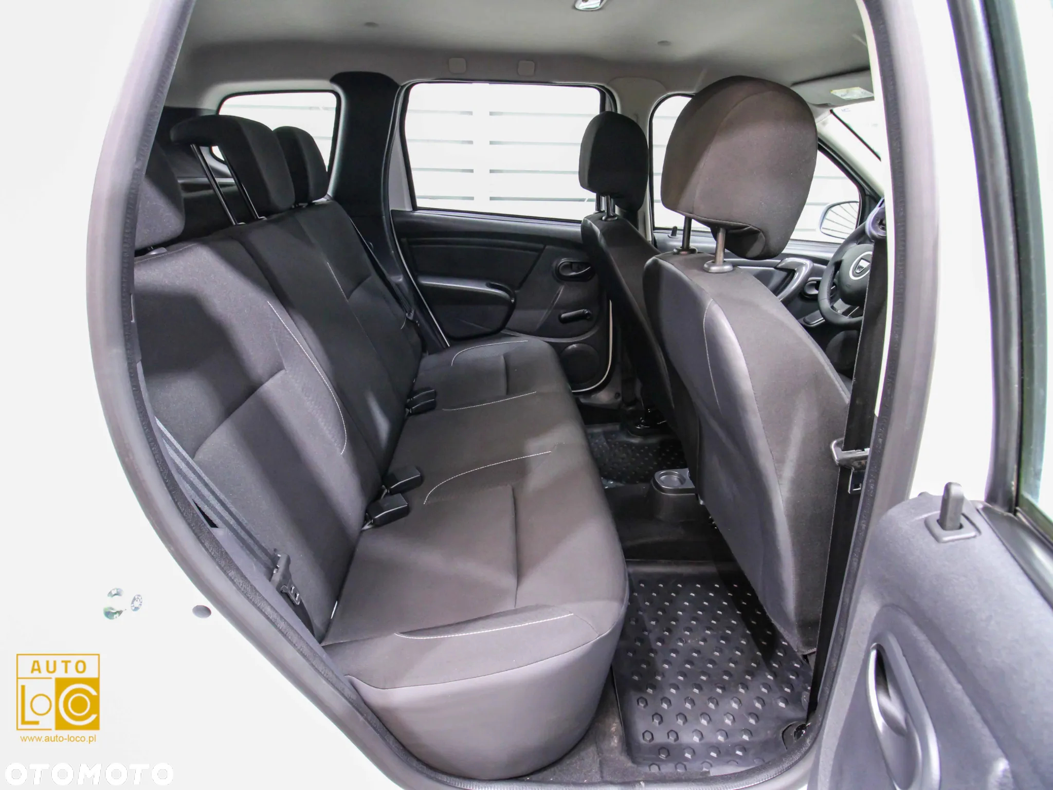 Dacia Duster 1.6 SCe Laureate S&S - 11