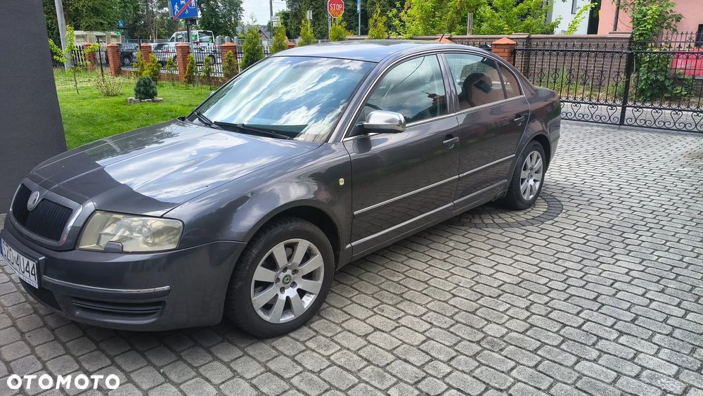 Skoda Superb 2.8 V6 Elegance - 3