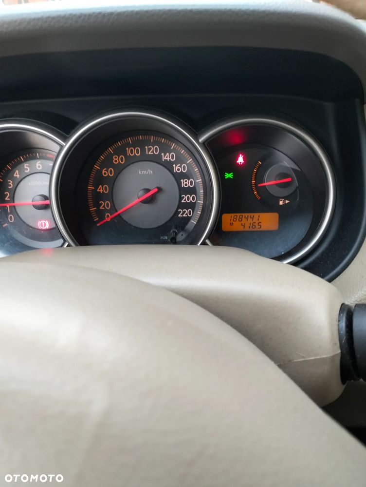 Nissan Tiida 1.6 Visia - 6