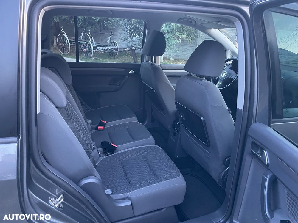 Volkswagen Touran - 19