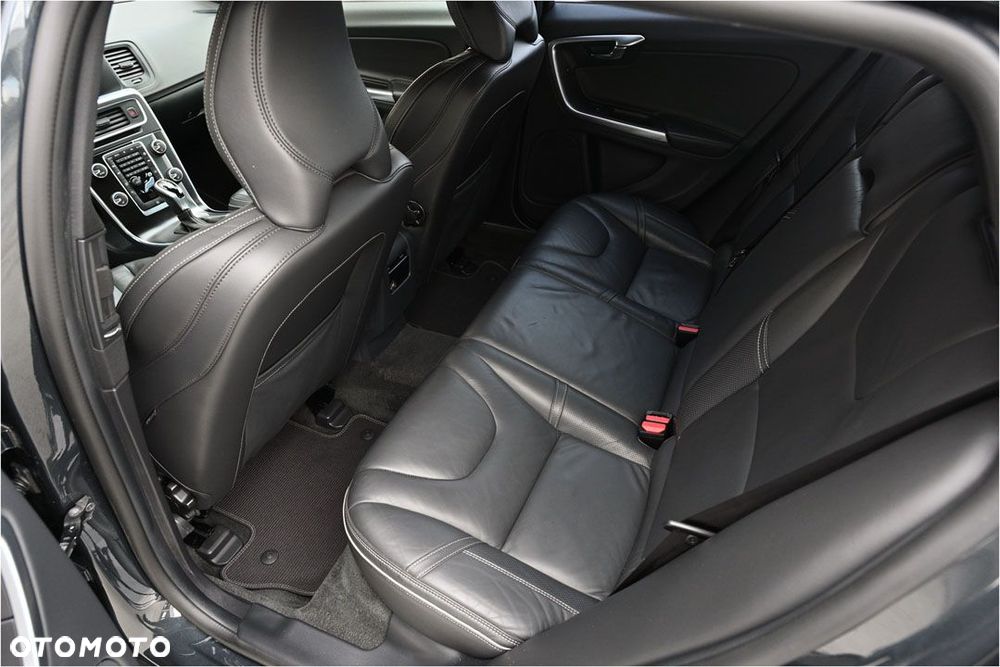 Volvo V60 D4 Geartronic RDesign - 7