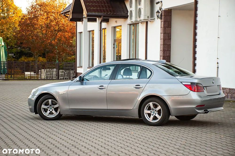 BMW Seria 5 520i - 7