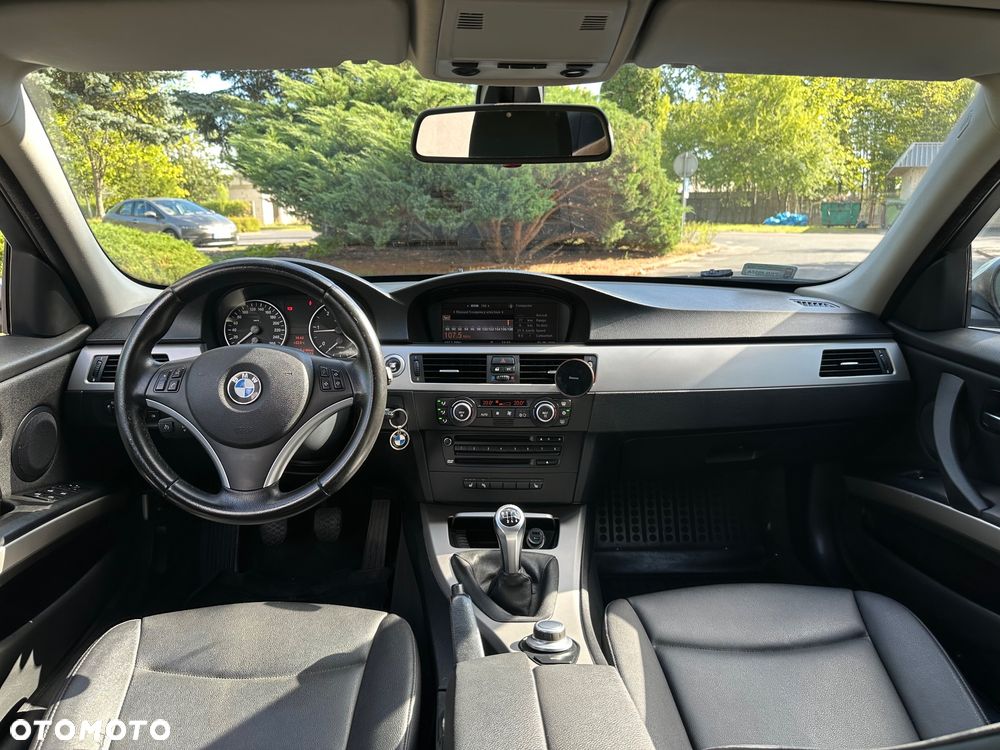 BMW Seria 3 318d - 11