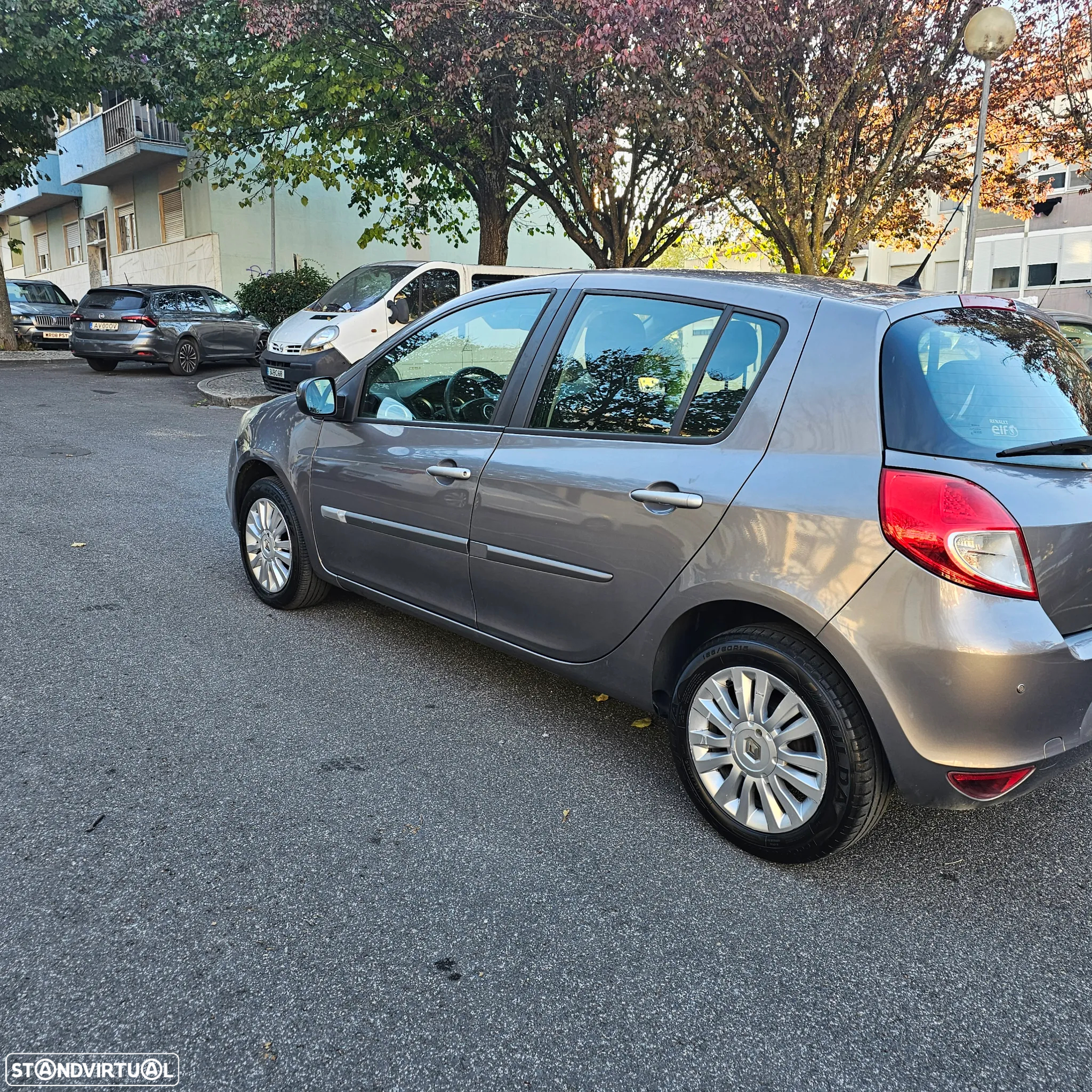 Renault Clio 1.5 dCi Dynamique S - 2