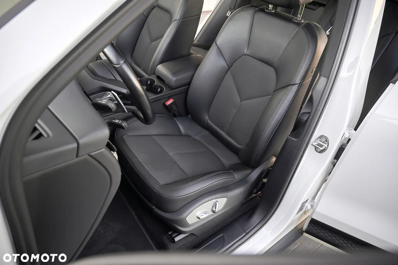 Porsche Macan - 32
