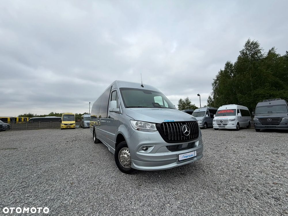 Mercedes-Benz Sprinter 519 - 12