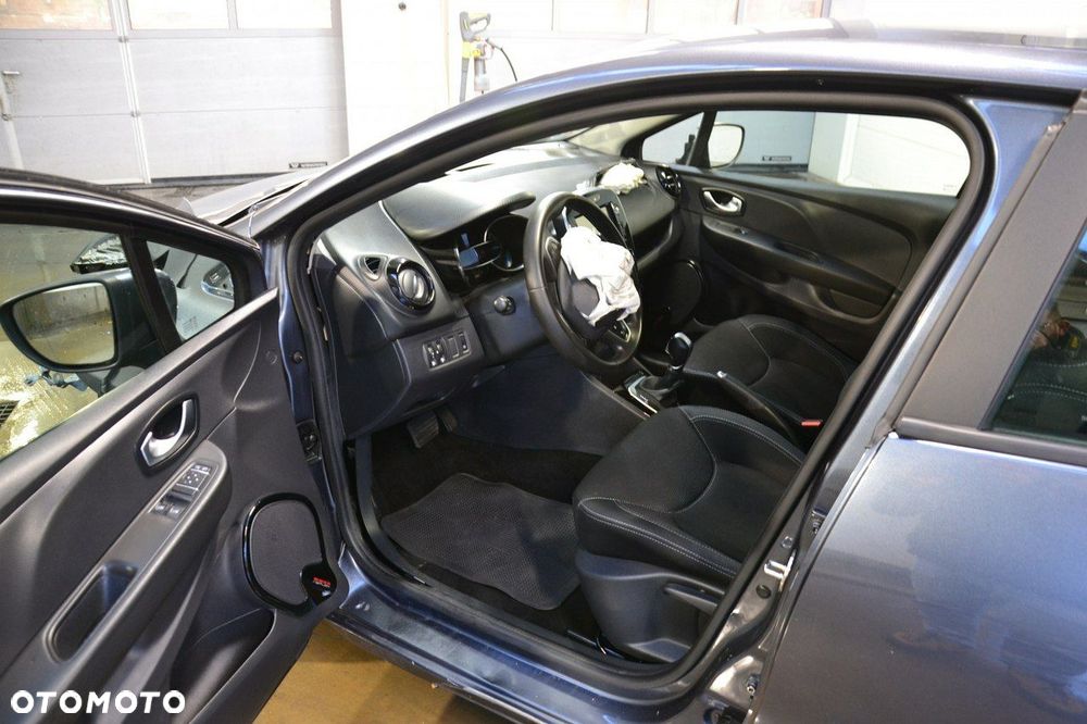 Renault Clio - 17