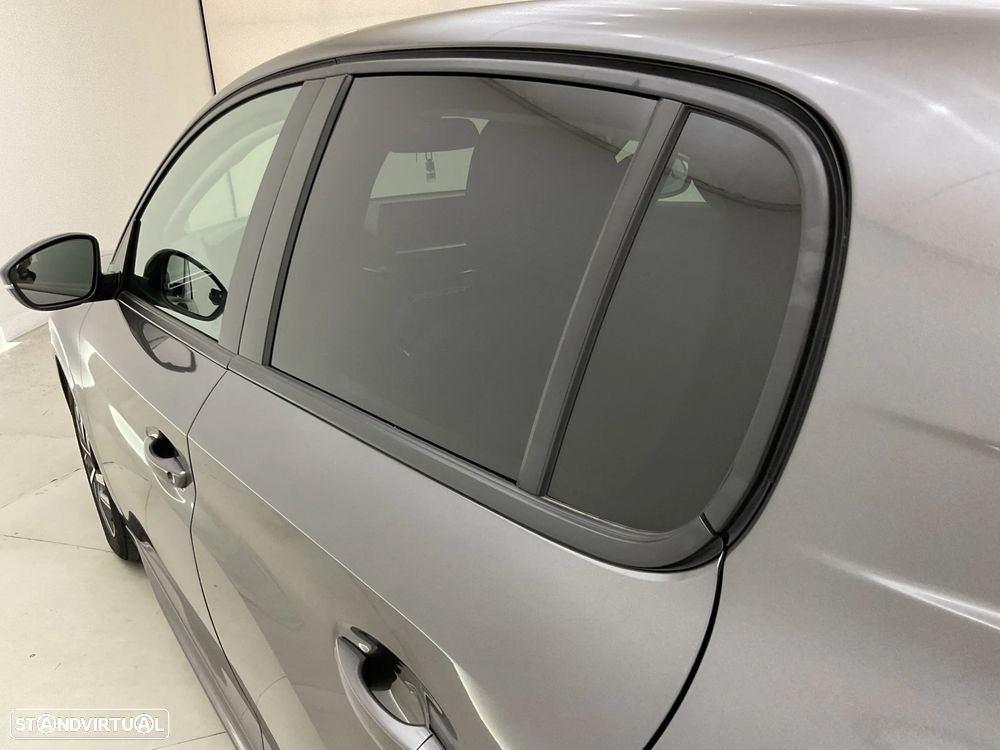 Peugeot 208 1.5 BlueHDi Allure — fotografia 17