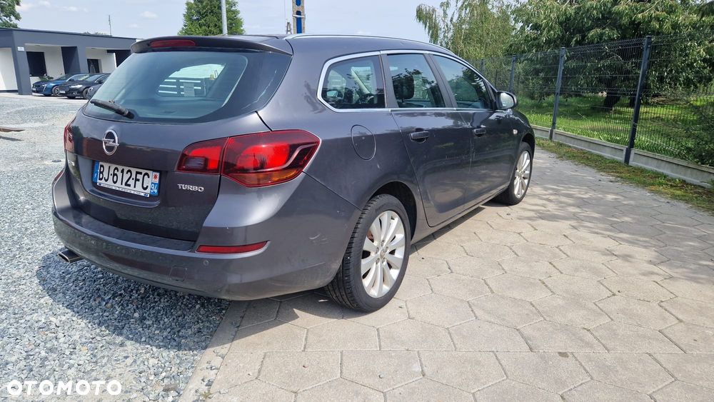 Opel Astra 1.4 Turbo Cosmo - 2