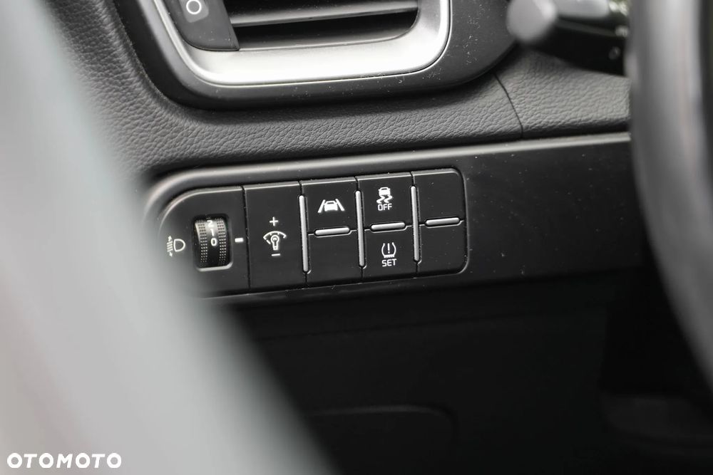 Kia Ceed 1.5 T-GDI Business Line Plus DCT - 19