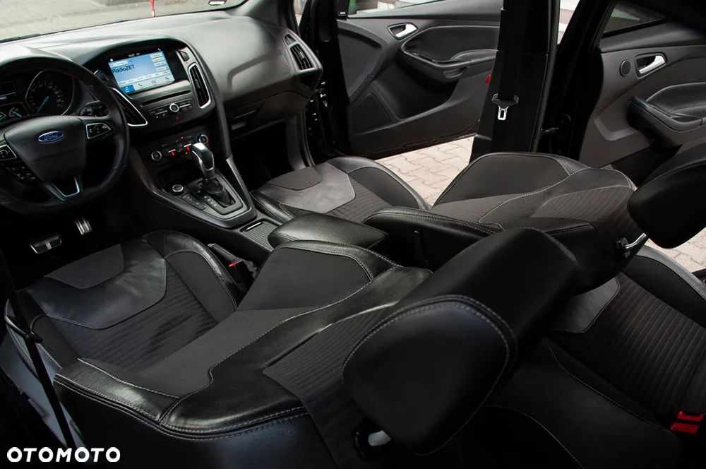 Ford Focus 1.5 EcoBoost Titanium - 14