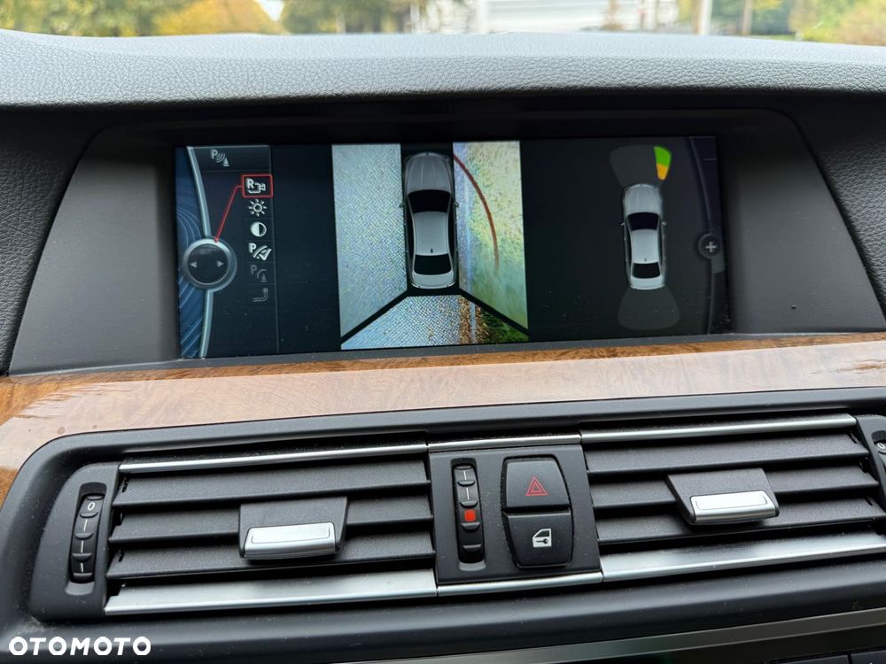 BMW Seria 5 528i Sport-Aut - 13