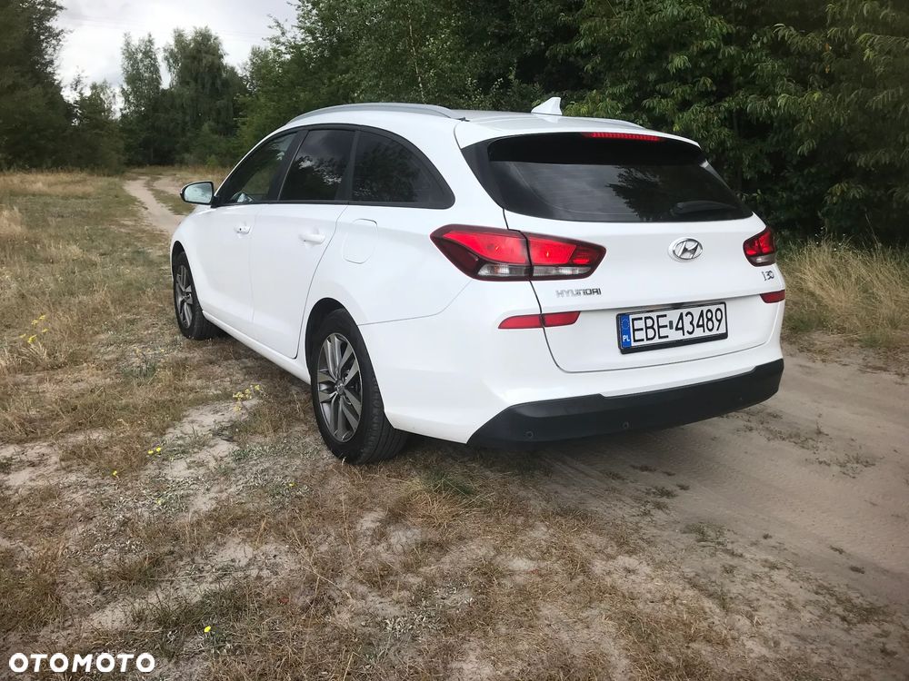 Hyundai i30 1.6 D Comfort DCT - 6