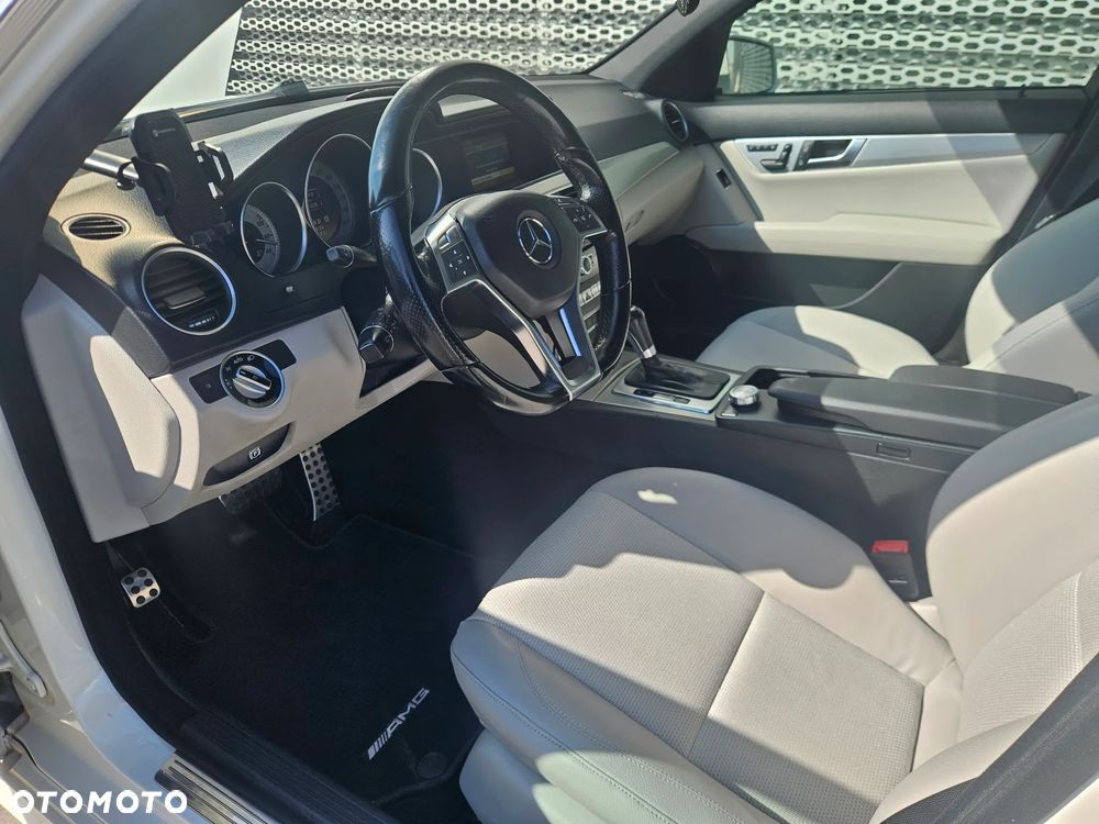 Mercedes-Benz Klasa C 250 CDI DPF 4Matic 7G-TRONIC BlueEFFICIENCY - 11