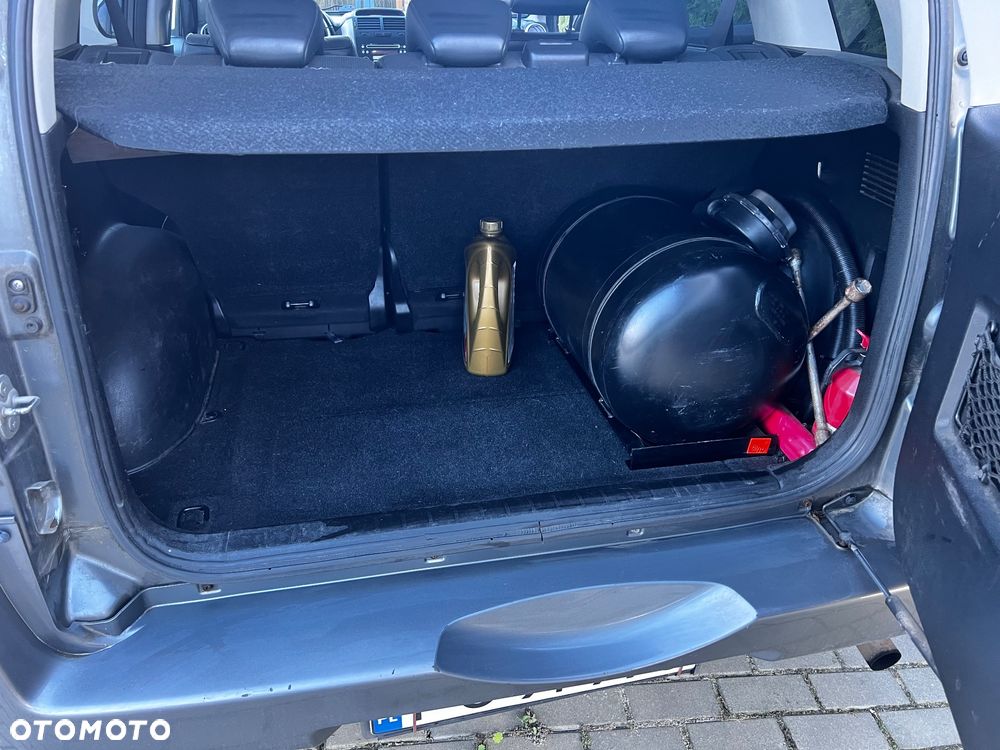 Suzuki Grand Vitara 2.0 De luxe - 15